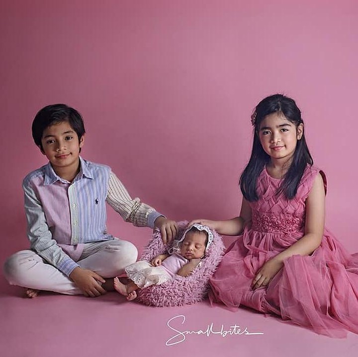 <p>Baby Nooran juga punya dua kakak yang sangat menyayanginya. (Foto: Instagram @tanianadiraa)</p>