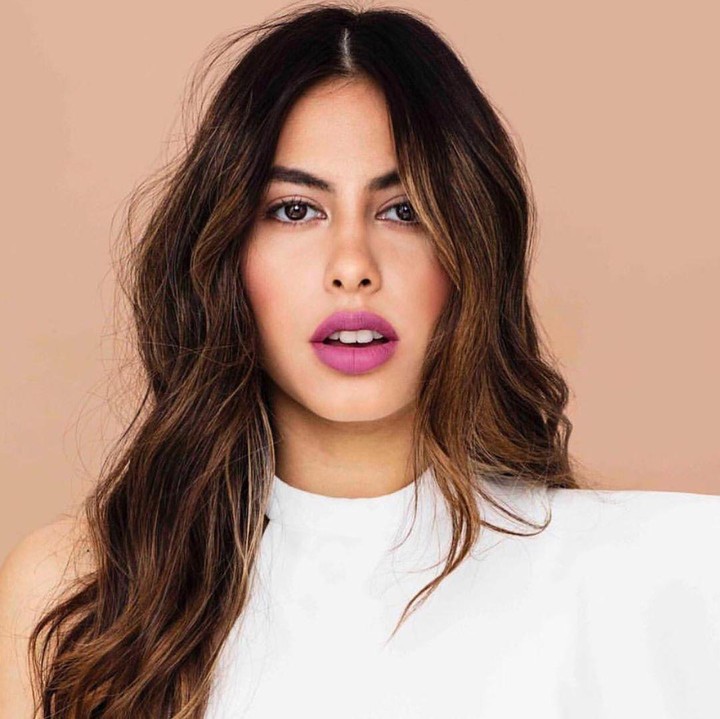 <p>Penampilan cantik dan wajah blasteran Valerie pun kerap mencuri perhatian. (Foto: Instagram @inathomas)</p>