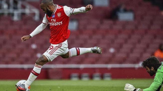 Hasil Liga Europa: Arsenal Menang, AC Milan Tumbang Arsenal berhasil mengalahkan Molde dengan skor 4-1, sedangkan Lille menumbangkan AC Milan dengan skor akhir 3-0.