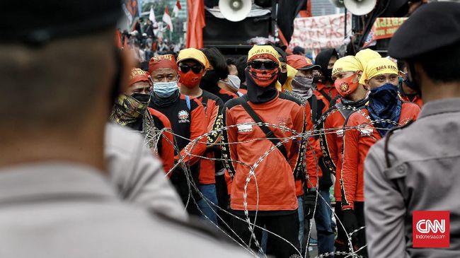 Riwayat RUU Ciptaker, Kerja Kebut DPR Tanpa Empati ke Buruh Pengesahan RUU Ciptaker tak lepas dari keengganan DPR bersikap empati terhadap gerakan buruh yang sempat menunda aksi penolakan demi Covid-19.