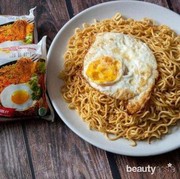 Viral Seleb TikTok Singapura Beri Rating Indomie Goreng Hanya 2/10, Langsung 'Diserbu' Netizen RI!