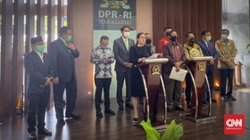 Diiringi Demo, Pemerintah Serahkan DIM RUU BPIP ke DPR