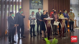 Diiringi Demo, Pemerintah Serahkan DIM RUU BPIP ke DPR