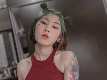 img-title Sosok Listy Chan Gamer Cantik Putuskan Mualaf, Pernah Diselingkuhi Ericko Lim