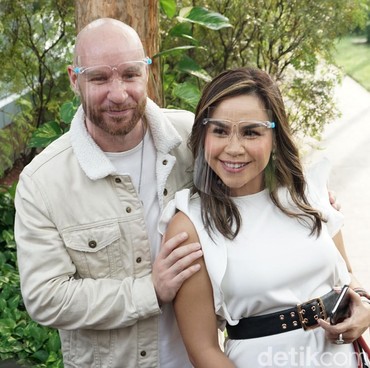 Dapat Bisikan Iblis, Melaney Ricardo Niat Berpisah dengan Tyson