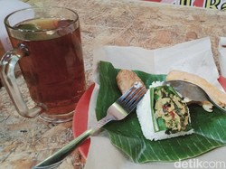 Penjual Angkringan Cantik di Klaten Ini Jual Nasi Pindang Kemangi Enak
