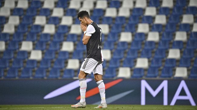 Ronaldo Dipaksa Menyerah Jadi Top Skor Liga Italia Cristiano Ronaldo kemungkinan besar tidak tampil pada laga terakhir Juventus di Liga Italia sekaligus memupuskan ambisi menjadi top skor.