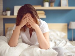 Perlu Tahu! 5 Penyebab Sakit Kepala Saat Bangun Tidur