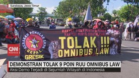 VIDEO: Demonstran Tolak 9 Poin RUU Omnibus Law