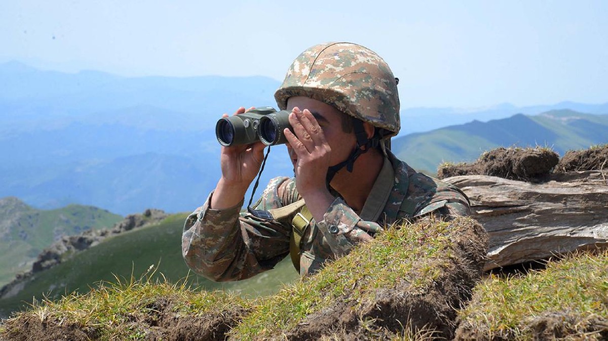 FOTO: Perang Armenia-Azerbaijan di Perbatasan