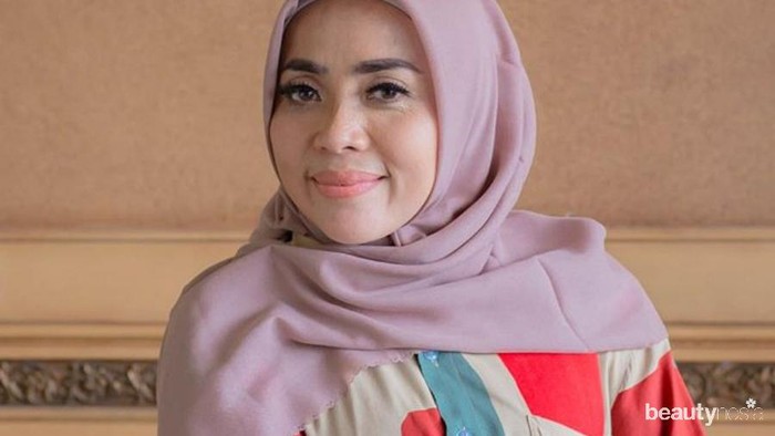 Muzdalifah Tampak Muda Bak Remaja, Begini Potretnya