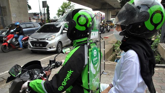 Corona Jateng Tinggi, Gojek Akan Sanksi Driver Langgar Prokes Ancaman sanksi yang diberikan pada driver Gojek tak taat protokol kesehatan adalah penonaktifan akun selama kurun waktu tertentu.