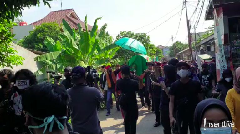 Pemakaman Omas