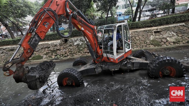 Penjabat Gubernur DKI Jakarta Heru Budi Hartono menekankan program prioritas pada tahun ini difokuskan pada penanggulangan banjir