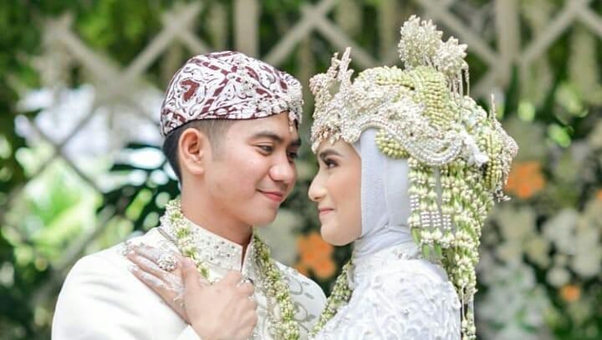 Rizki DA dan istri