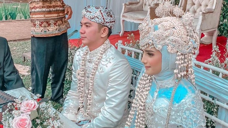 Senyum Bahagia Rizki DA dan Istri Cantik Jadi Pengantin ...