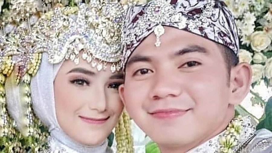 Rizki DA dan istri