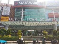 Seorang Pria Loncat dari Lantai 1 Mal Depok Town Square