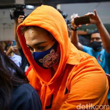 Jalani Sidang Perdana, Catherine Wilson Didakwa Pasal Berlapis