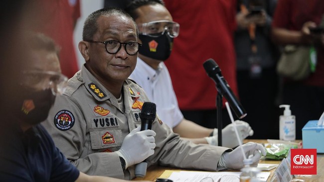 Polisi memperingatkan Rizieq Shihab tak membawa simpatisan saat akan menjalani pemeriksaan di Polda Metro Jaya pada 7 Desember 2020.