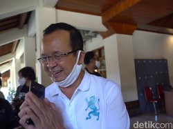 Wawali Solo Purnomo Isi Waktu Karantina Corona dengan Berenang