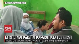 VIDEO: Penerima BLT Membludak, Ibu RT Pingsan