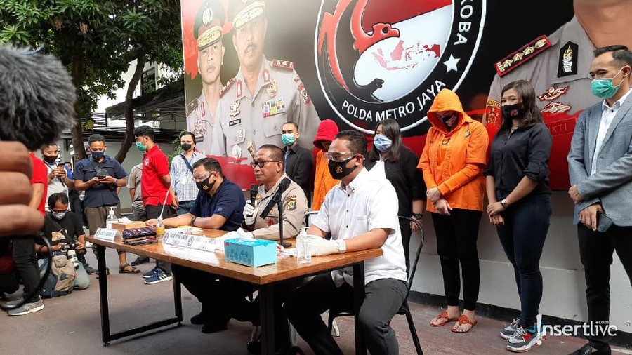 Penampakan Catherine Wilson Pakai Baju Oranye