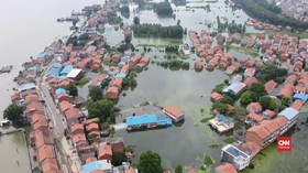 VIDEO: Pinggiran Sungai Yangtze China Dihantam Banjir