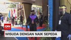 VIDEO: Wisuda dengan Naik Sepeda