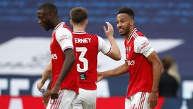 Aubameyang Garang, Arsenal Singkirkan Man City dari Piala FA