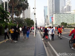 Bundaran HI Masih Tetap Ramai Didatangi Pesepeda-Pejalan Kaki