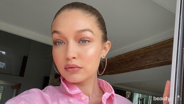 Cantiknya Gigi Hadid Pamer Perut Buncit untuk Pertama Kali Cantiknya Gigi Hadid Pamer Perut Buncit untuk Pertama Kali