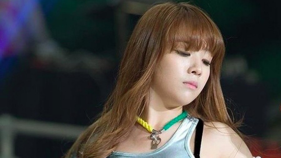 5 Idol  K Pop  Pakai Busana Menerawang hingga Insiden Bra 