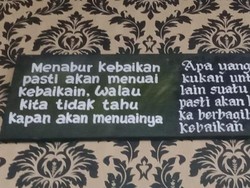 Foto: Untaian Kata-kata Bijak Hiasi Restoran Unik Ini