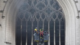 FOTO: Kebakaran Katedral Bersejarah di Nantes Prancis