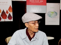 Netizen Kenang Sapardi Djoko Damono
