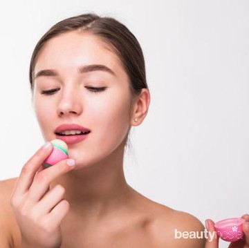 6 Produk Lip Balm Vegan yang Menjaga Bibir Tetap Terhidrasi