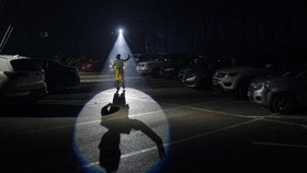 Usaha Membawa Ceria di Tengah Pandemi dengan Sirkus Drive-In