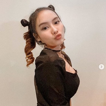 DJ Irene Agustin Punya Anak di Luar Nikah VS Selir Raja Thailand Jadi Ratu