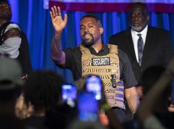 Kanye West Rilis Yeezy Terbaru, Namanya Disebut Hina Islam