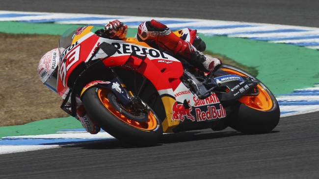 Marc Marquez bikin heboh netizen usai berhasil menempati posisi ketiga di FP1 MotoGP Portugal, Jumat (16/4).