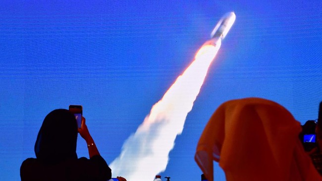 Peluncuran misi ke Mars pertama oleh negara Arab terbilang sebuah prestasi, karena proyek tersebut berhasil rampung dalam waktu singkat.