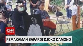 VIDEO: Pemakaman Sastrawan Sapardi Djoko Damono