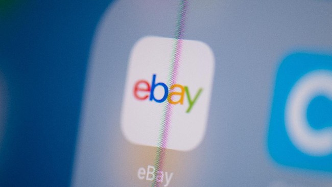 Platform jual beli online, eBay memangkas (PHK) 1.000 orang atau sekitar 9 persen dari seluruh karyawan tetapnya demi menghemat pengeluaran.