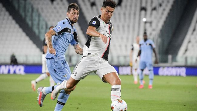 Juventus vs Lyon, Menanti Ledakan Emosi Ronaldo Suasana hati Cristiano Ronaldo tidak terlalu bagus jelang Juventus vs Lyon pada leg kedua 16 besar Liga Champions.