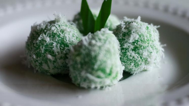 Kue Klepon disebut jajanan tak islami