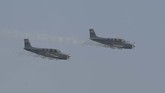 FOTO: Siaga TNI AL, Latihan Tempur Laut di Teluk Jakarta Pasukan TNI AL menggelar latihan tempur laut di perairan Teluk Jakarta dengan mengerahkan artileri berat, belasan helikopter dan pesawat berbagai jenis.