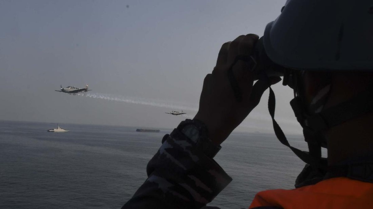 FOTO: Siaga TNI AL, Latihan Tempur Laut di Teluk Jakarta