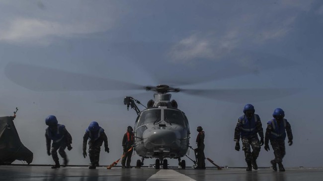 FOTO: Siaga TNI AL, Latihan Tempur Laut di Teluk Jakarta