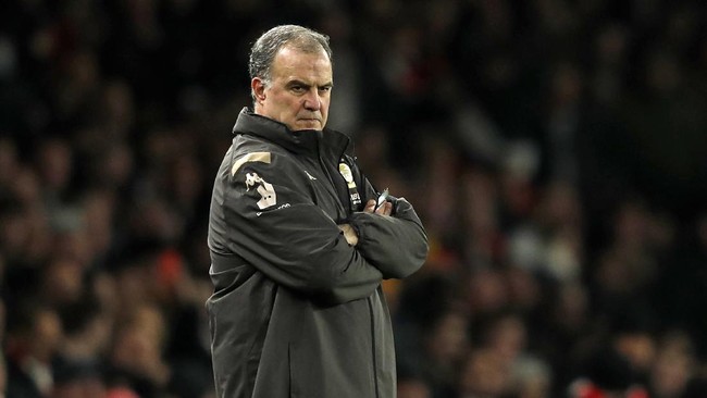 Marcelo Bielsa mendadak jadi nama yang paling sering disebut fan Leeds United usai memastikan tiket promosi ke Liga Inggris.